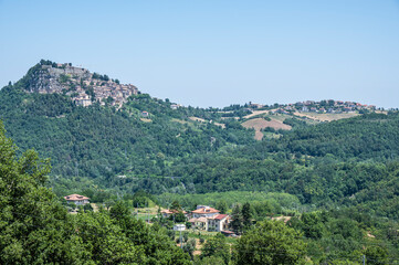 Fototapeta na wymiar panorama of the beautiful village of Civitella del Tronto