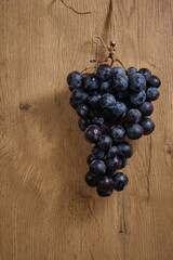 single bunch of grapes fruit