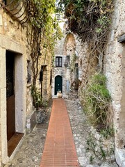 Fototapeta na wymiar the ancient streets of Èze