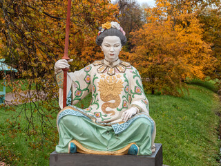 Alexander Park (Tsarskoye Selo). The Big Chinese Bridge, statues of Chinese in national dress.
