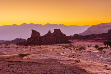 Naklejka premium Sunrise view of the sphinx shaped rock, Timna desert park