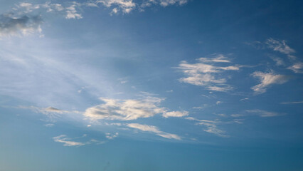 Obraz premium cloudy blue sky as the background