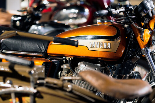 yamaha tx500 1973 golden motorbike closeup with logo