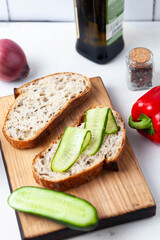 Sandwich making