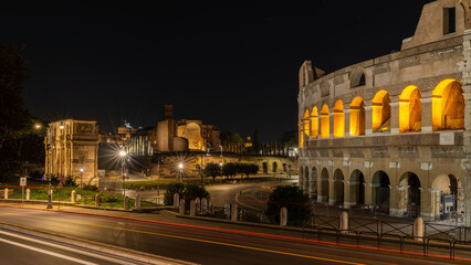 Fototapeta na wymiar colosseum in Rome at night