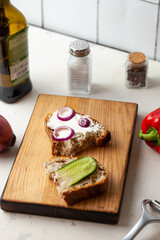 Sandwich making