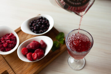 fresh berry lemonade restaurant served