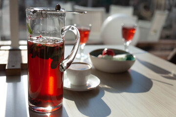 fresh berry lemonade restaurant served