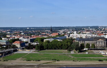 Fototapeta na wymiar Blick auf die Neustadt von Dresden