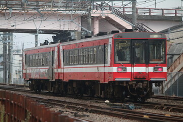 水戸近郊を走行する列車