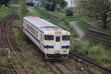 日南線を走行する列車