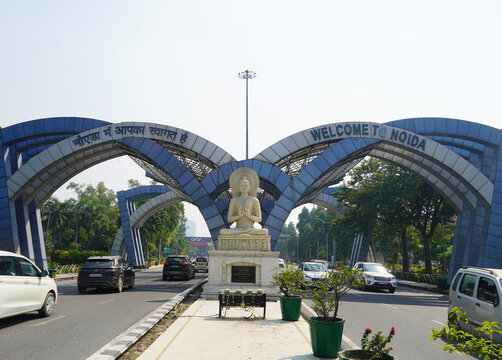 Entry gate of Noida, welcoming visitors in Noida city.