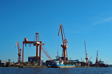 Fototapeta na wymiar Emden – Hafenbecken