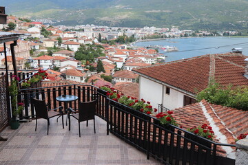 balkon z widokiem na zatokę i miasto