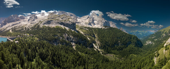 Fototapeta na wymiar Wide panorama to the Marmolada Massif, Dolomiti, Italy