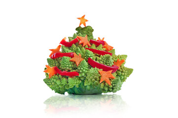 Christmas tree made of broccoli decorated with carrot