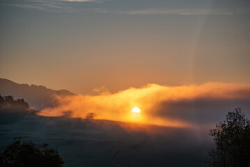 Obraz premium sunrise in the fog