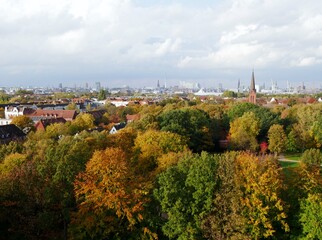 Herbstlicher Blick auf Hamburg vom Energiebunker aus