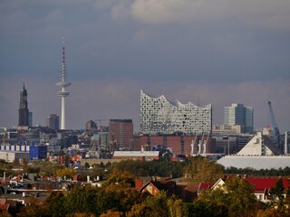Blick auf Hamburg mit Elphi, Fernsehturm 