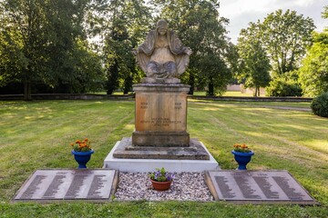 Ehrenmal im Schlosspark Mückenberg in Lauchhammer