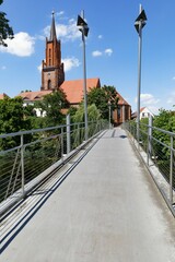 Obraz premium Rathenow: Die Kirche St. Marien Andreas stammt ursprünglich aus dem 13. Jahrhundert, wurde aber ab dem 15. Jahrhundert zur Hallenkirche umgebaut.