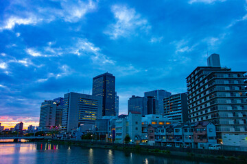 Fototapeta na wymiar 日暮れの大阪ビジネスパーク