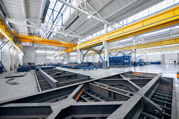Workshop for large sized metal construction assembling