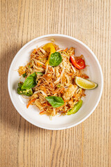 noodle with chicken and vegetables