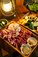 キャンプで炭火焼きバーベキュー