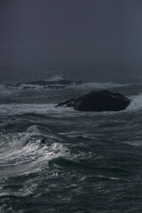 冬の波浪　blackwaves