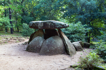 Dolmen de Axeitos ((fechado entre 4000 y 3600 AC). Ribeira, A Coruna, España.