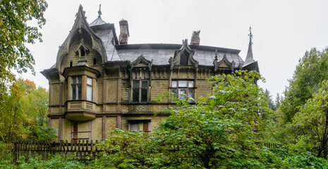 Messmacher's dacha in Shuvalovsky park.