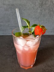 strawberry smoothie with mint