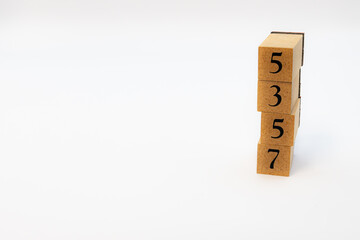 木ブロック　数字　Number　ナンバー　5357