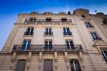 Immeuble ancien en ville