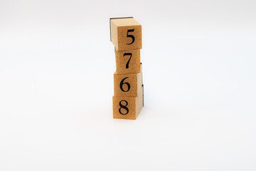 木ブロック　数字　Number　ナンバー　5768
