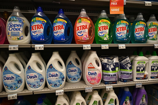 Rayon lessives liquides d'un supermarché