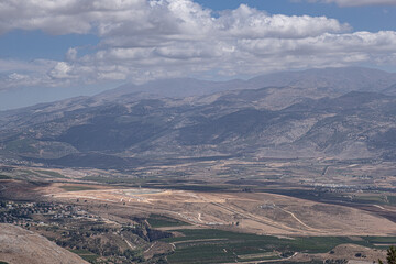 Obraz premium Southern Lebanon villages and agricultular fields as seen from kibbutz Misgav Am, located on the Isreali-Lebanses border, near Kiryat Shmona in Northern Israel, Israel.