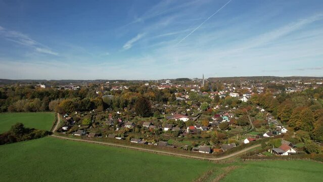 Flug &uuml;ber die Kleingartenanlage "Amsel" Richtung Altstadt Schwerte mit St. Viktor Kirche