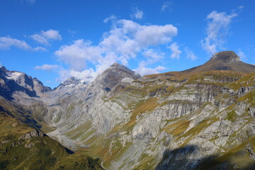 Fototapeta na wymiar Kistenstockli mountain surrounded by glaciers and Limmerensee in Glarus, Switzerland