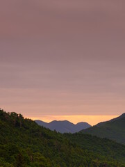 夕方の山