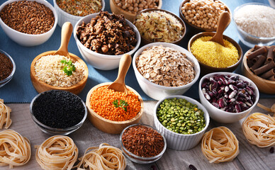 Composition with different kinds of dry food products