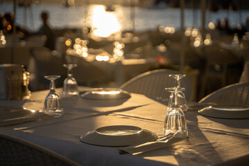 Fototapeta na wymiar table setting at a fancy beach restaurant