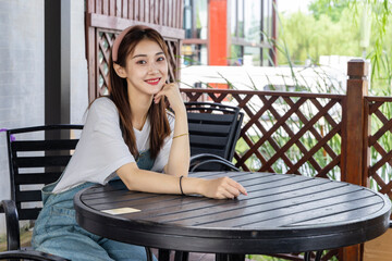 woman sitting in cafe