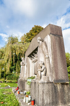 Alte Familiengruft auf einem Friedhof in Wülfrath