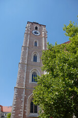 Fototapeta na wymiar Ingolstadt Turm des Liebfrauenmünsters Hochfformat