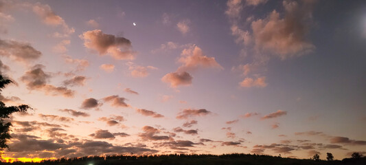 image of sky in the late afternoon in Brazil