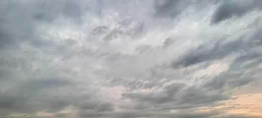 image of sky in the late afternoon in Brazil