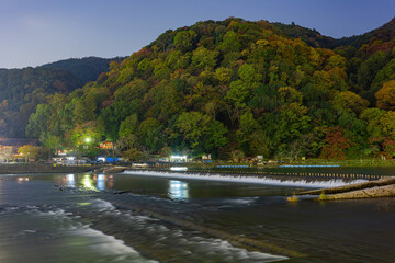 Obraz premium Night view of the fall color in Arashiyama