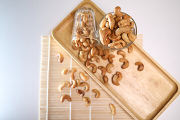 Fototapeta na wymiar Cashew nut Arranged in a delicious dish